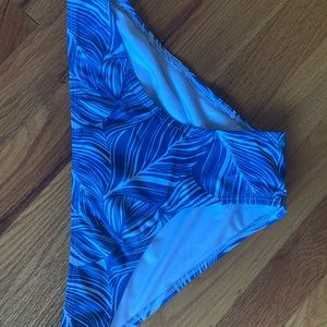 Blue and white leaf print bikini bottoms